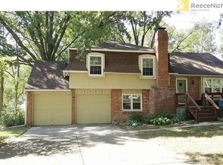 9746 Eby St, Overland Park, KS 66212
