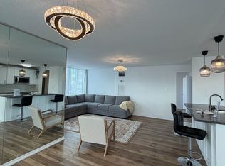 1320 Mississauga Valley Blvd #1016, Mississauga, ON L5A 3S9