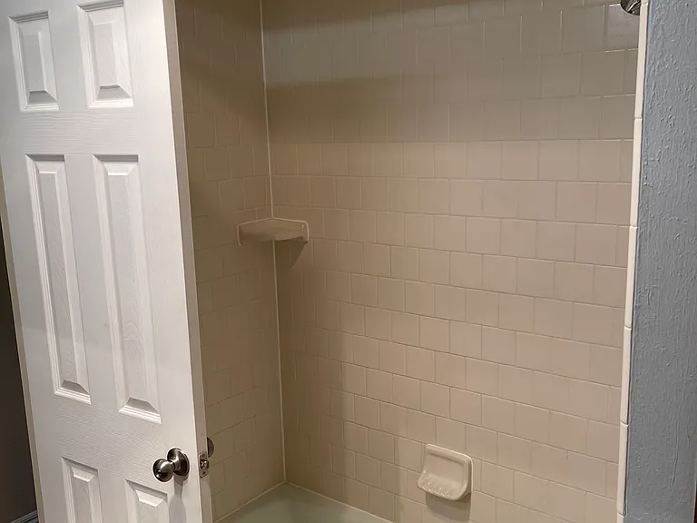 800 N Parkview Cir — Photo 27