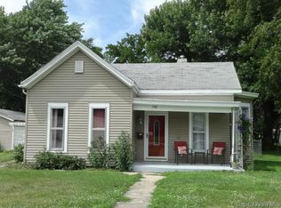 738 E College Ave, Jacksonville, IL 62650