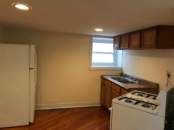 4th image of 2203 N California Ave