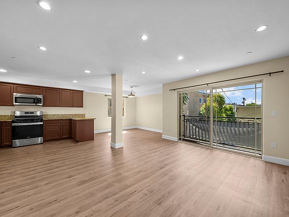 3rd image of 5315 Bellingham Ave Unit 204
