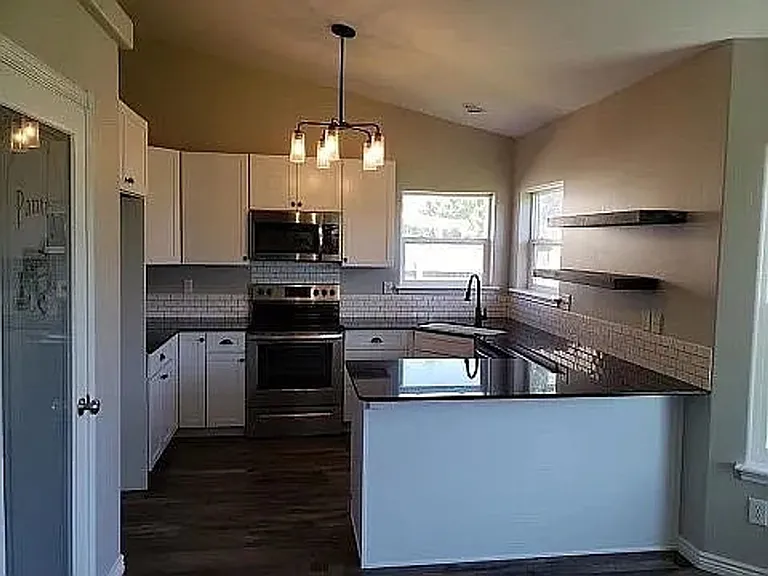 1421 Cayuse Creek Dr — Photo 4