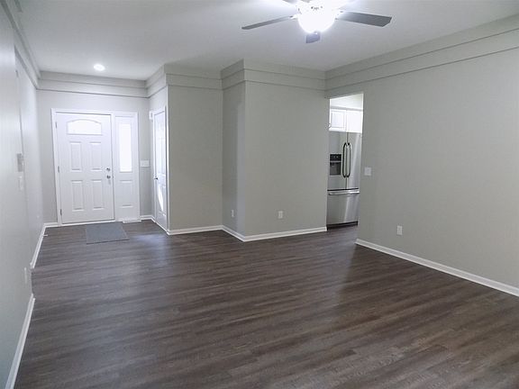 3rd image of 23219 Oakleaf Dr N