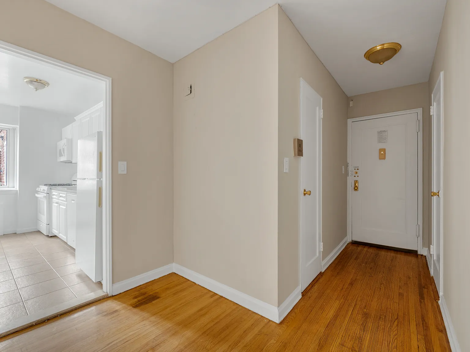 212th St, Bayside — Photo 4