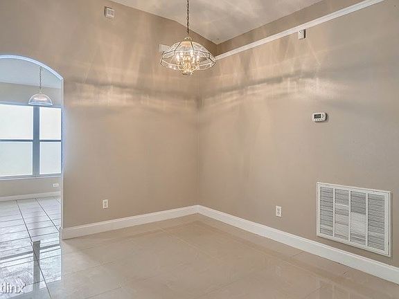5th image of 1676 Pine Bay Dr