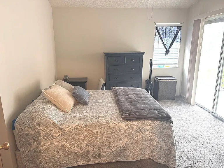 4062 Glendale Ct — Photo 11