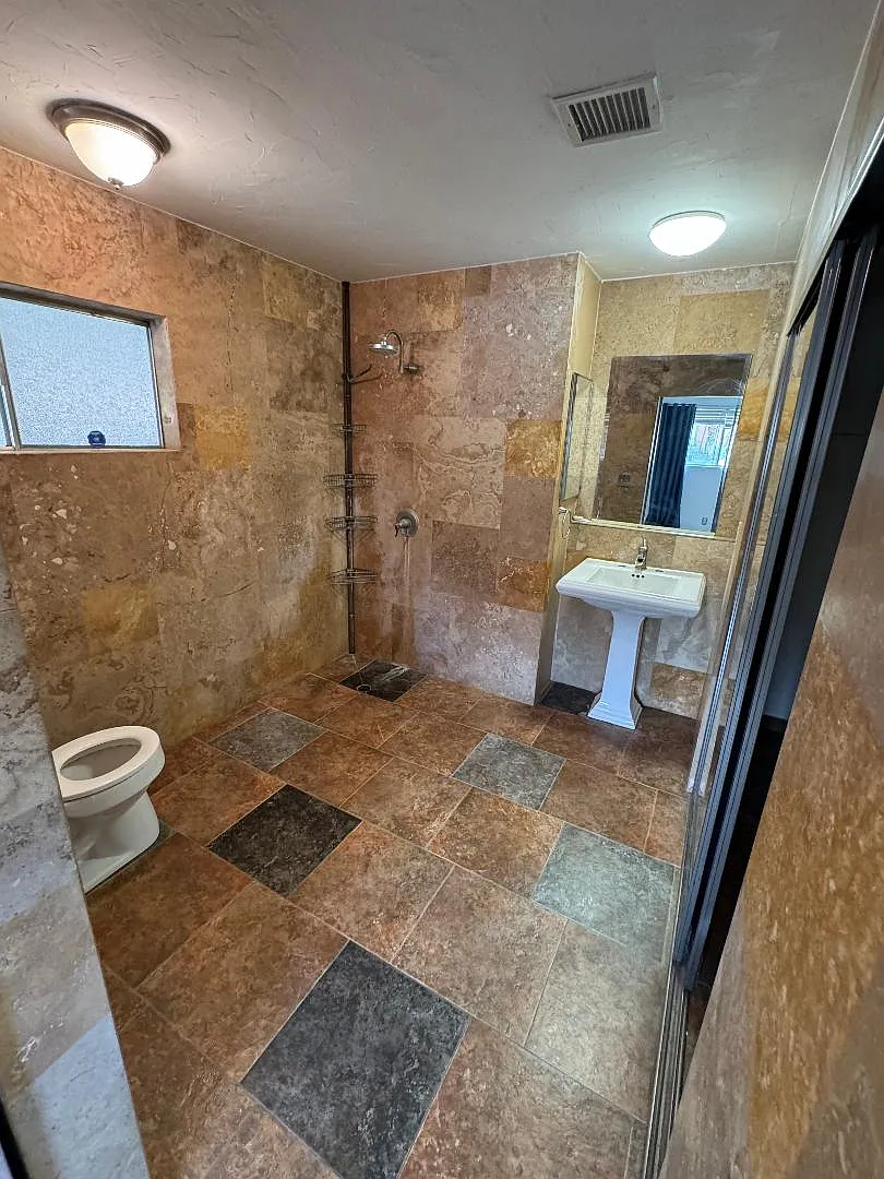 3 bed, 1500 sqft, $2,400 — Photo 2