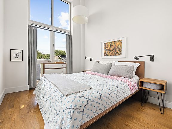 4th image of 816 Dean St #3C