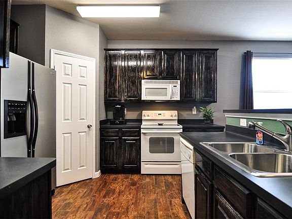 3rd image of 1125 Willowridge Cir