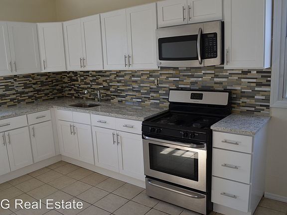4th image of 43 Schuyler St Floor 2