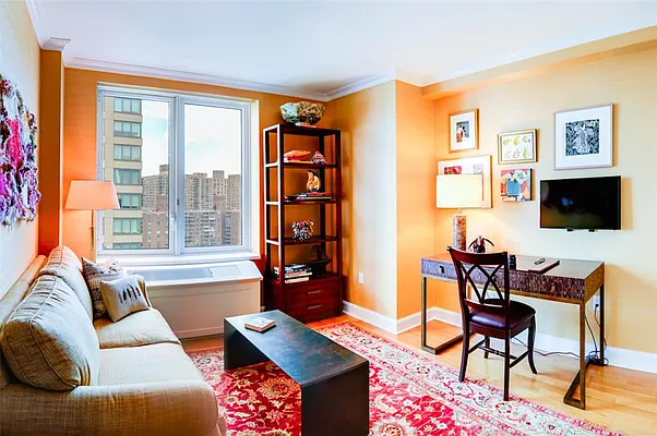 Sold by R New York | media 6