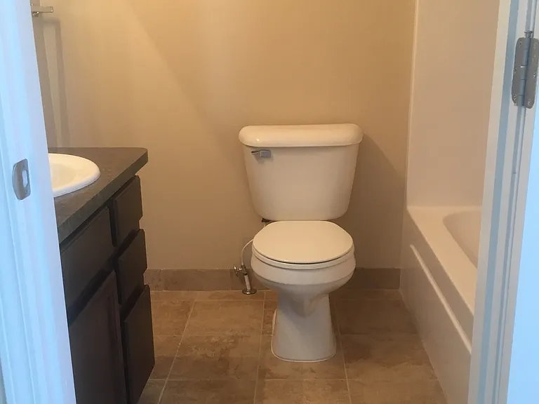 23001 Parkview Dr — Photo 4