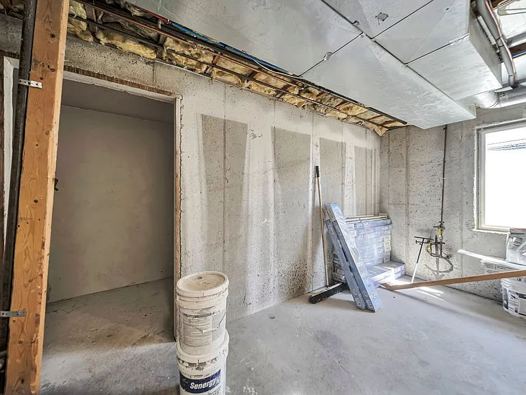 2255 W Red Robin Rd — Photo 23