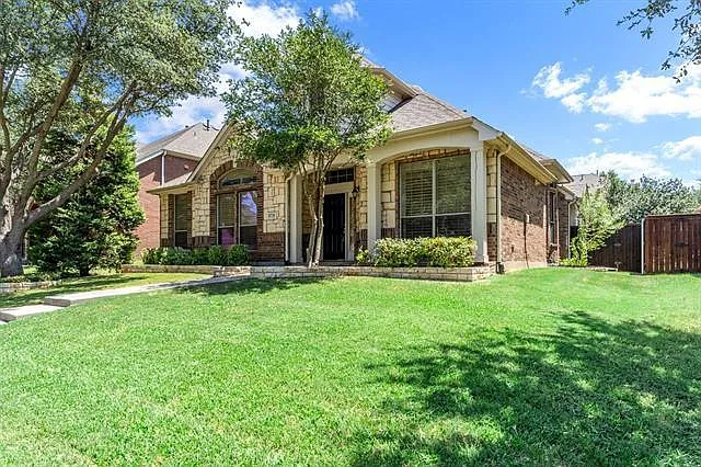 4 bed, 2094 sqft, $2,800 — Photo 2