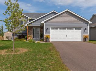 909 Robin Rd NW, Isanti, MN 55040