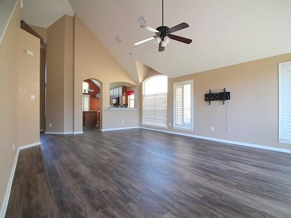 4th image of 383 Parkvillage Ave