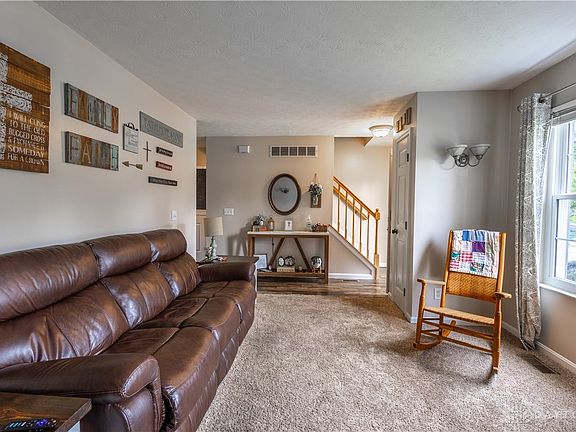 5th image of 1599 Woodside Dr