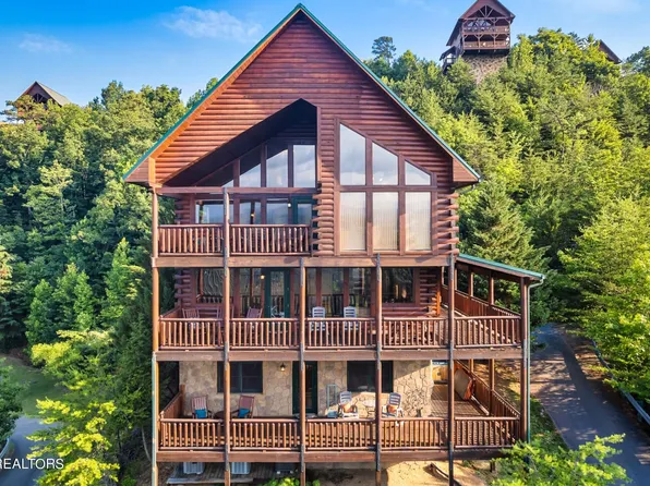 1926 Starr View Dr, Sevierville, TN 37876