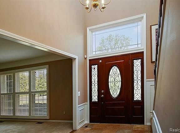 5th image of 2747 Canoe Circle Dr