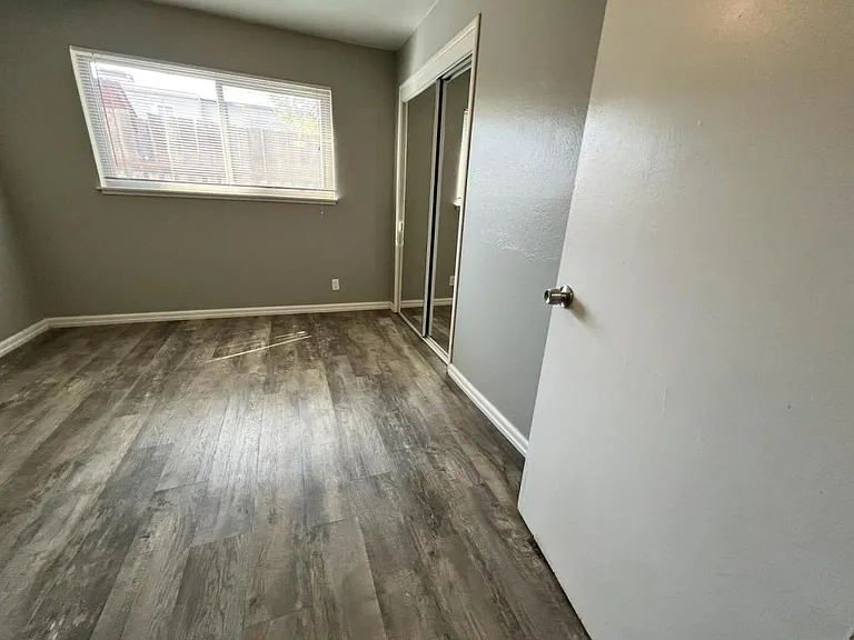 2514 Q St #5 — Photo 8