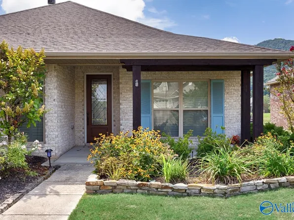 3010 Greenway Cir SE, Owens Cross Roads, AL 35763