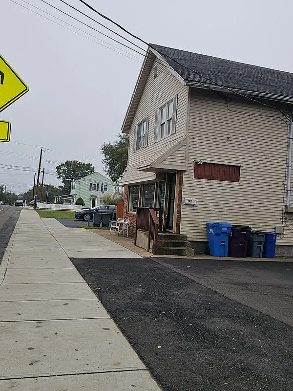1 bed, 1.0 bath, 750 sqft, $1,400 — Photo 1