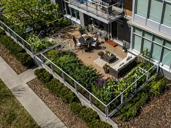 2504 109th St NW #113, Edmonton, AB T6J 2H3