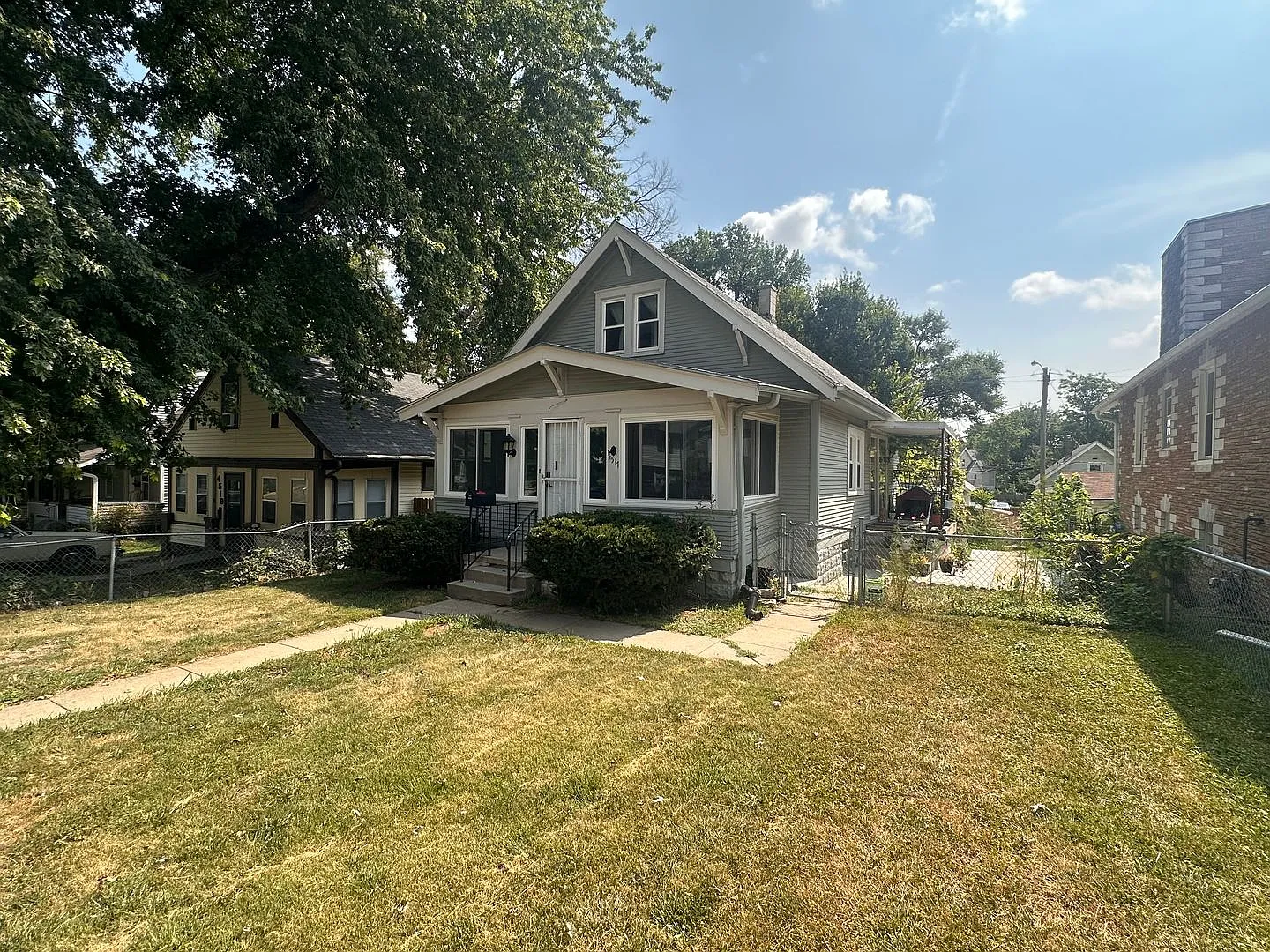 2 Bedroom Home For Rent in Omaha — Photo 2
