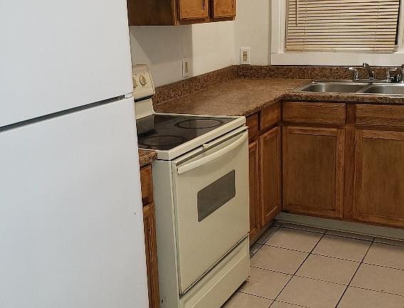 4th image of 2 W Glen Ave #1