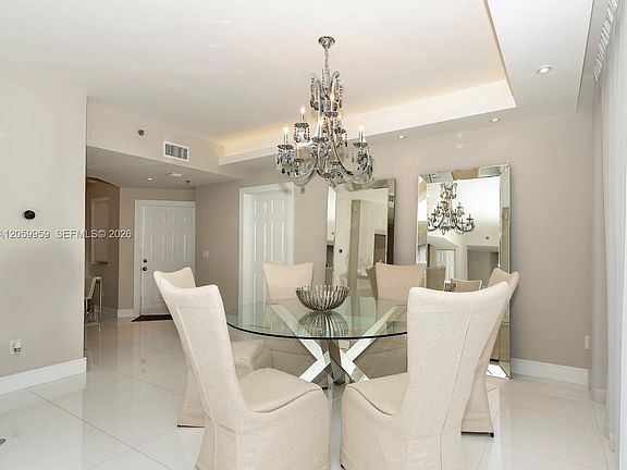 5th image of 3175 NE 184th St APT 3104
