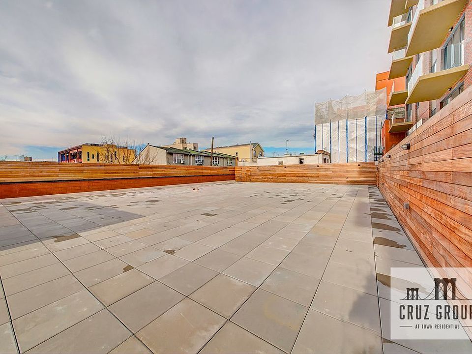 2nd image of 2858 Stillwell Ave APT 3G