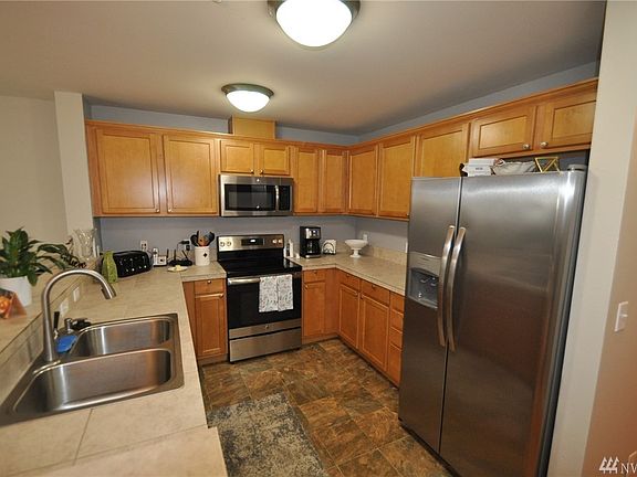4th image of 1698 25th Pl NE Unit 104