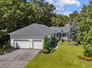 2888 Forest Rdg, Chaska, MN 55318