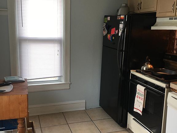 Kitchen, has a dishwasher, and gas appliances. All in great working order.