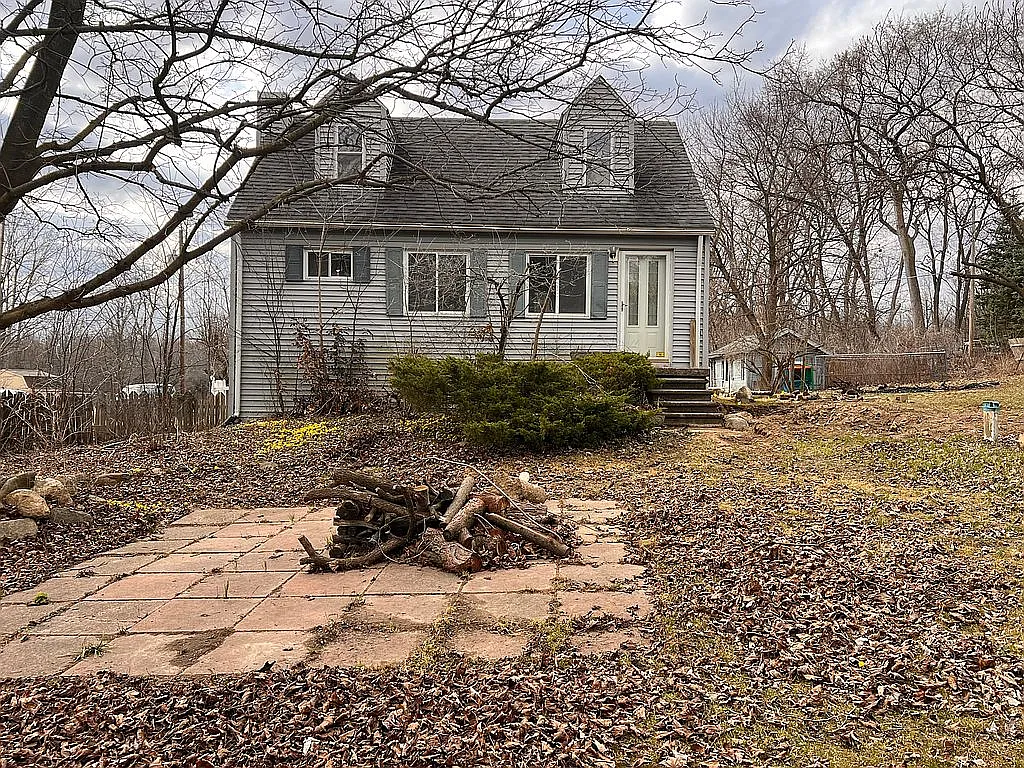 28391 Rollcrest Rd photo 1