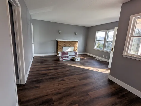 621 SW Oakley Ave, Topeka, KS 66606