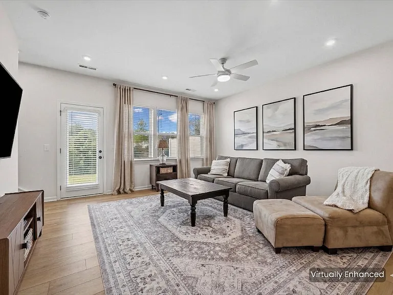 217 Brooks Springs Dr — Photo 15