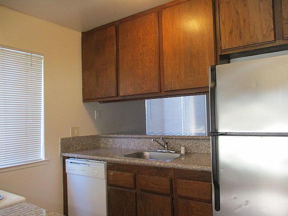 5th image of 1127 West St