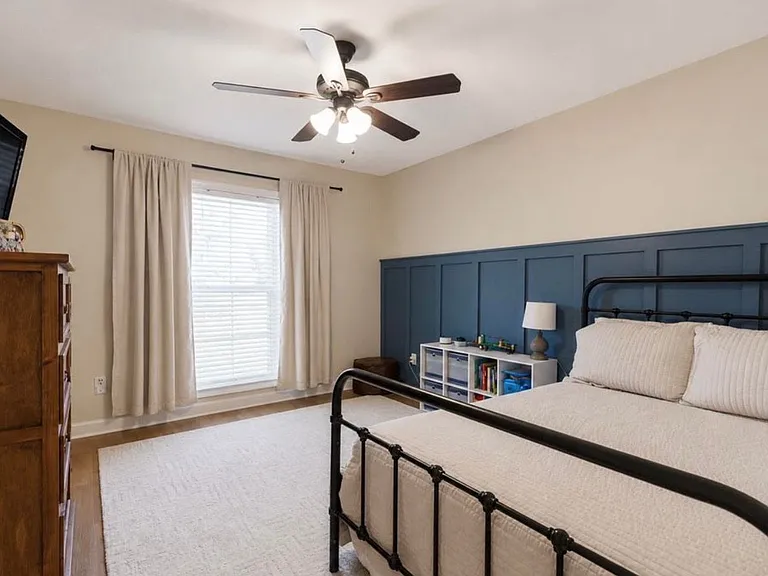 901 Sugarberry Dr — Photo 17