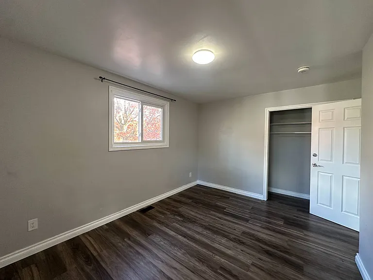 778 Weller St — Photo 11