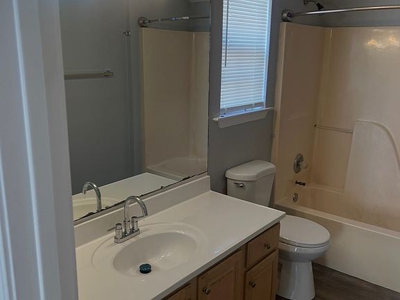5th image of 6967 Lakeview Dr