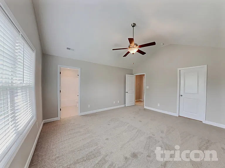 111 Cottage Ct — Photo 8