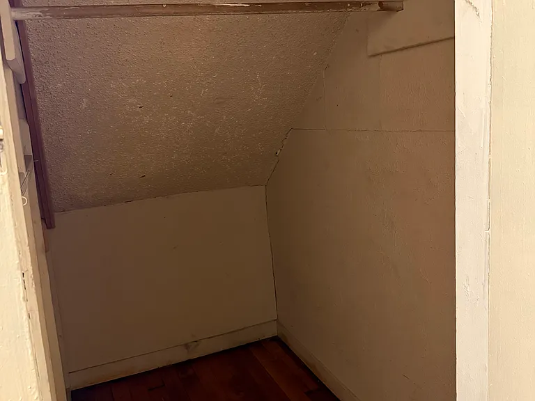 102 S 14th St #7 — Photo 6
