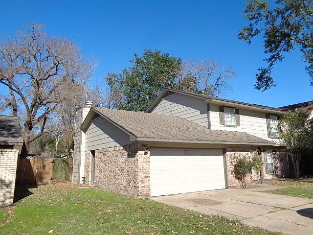 15426 Swan Creek Dr — Photo 2