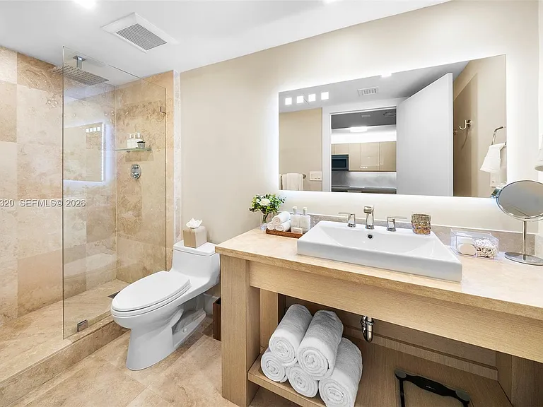 2301 Collins Ave #1129 — Photo 3