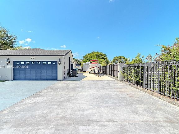 5th image of 16181 SW 284th St