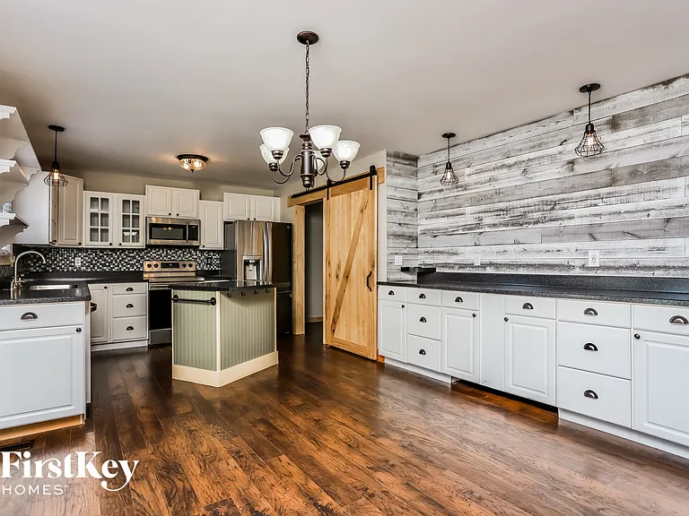 3845 Bedford Pointe Dr — Photo 4