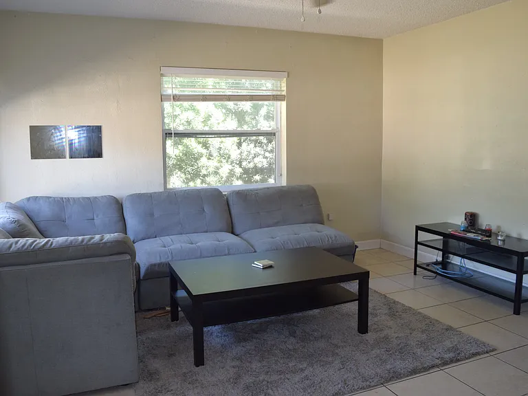 3906 W Carmen St — Photo 5