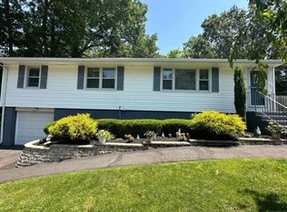 25 Savoy St, East Haven, CT 06513